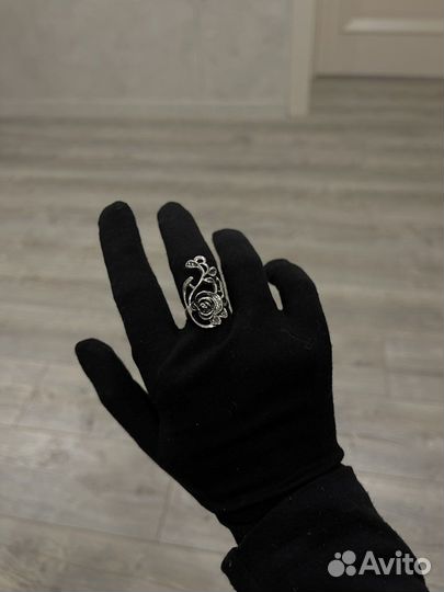 Женское кольцо