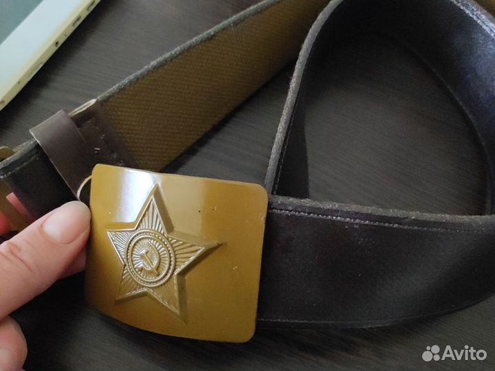 Мужской кожаный ремень коричневый