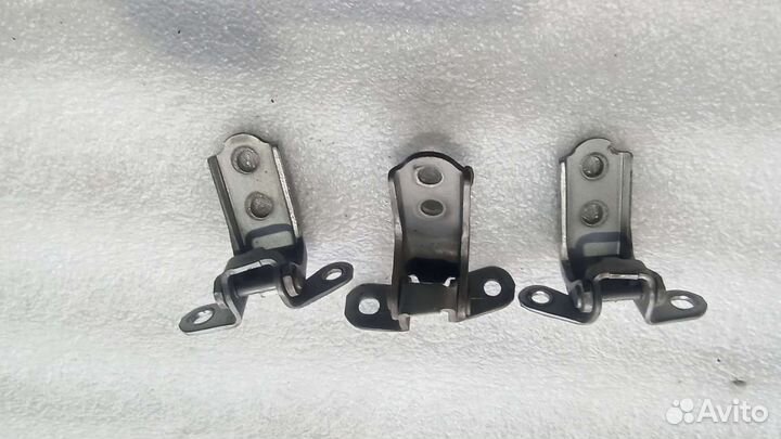 Петля двери Lexus GS300