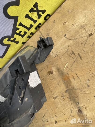 Фара левая Toyota Caldina (st215) 1997-2003