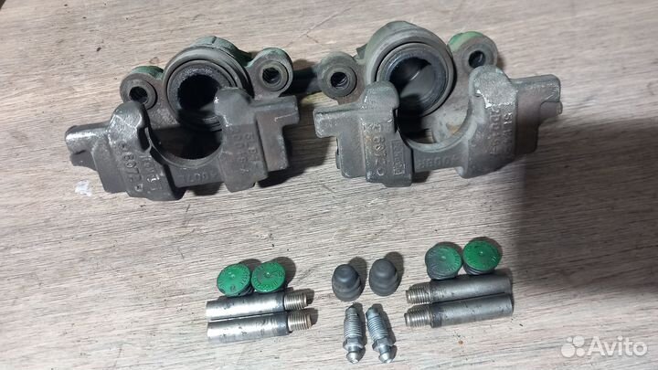 Escape Maverick задние тормозные суппорта