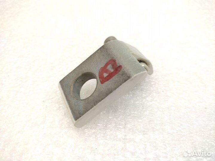 Петля двери передняя левая Audi A6 C7 1.8 CYG 2018