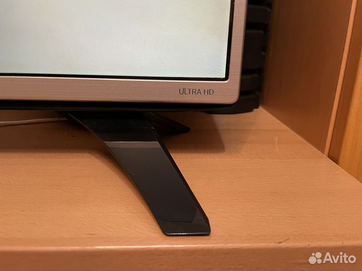 Телевизор LG 43UF690V