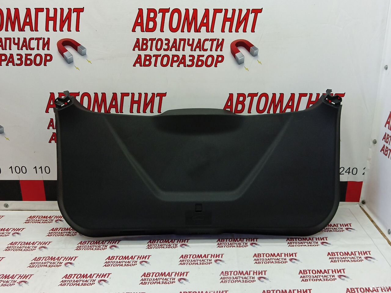 Обшивка крышки багажника Омода С5