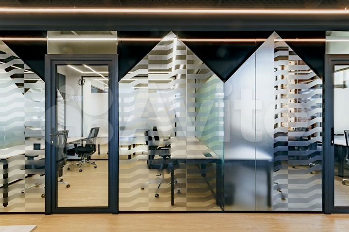 Офис, офисное помещение с мебелью