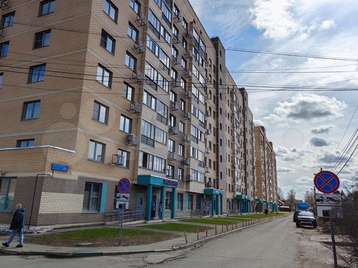 Угловое Коммерческое Помещение 174.2 м² - 1 линия