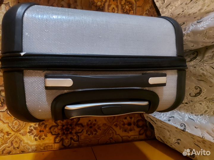 Чемодан на колесах