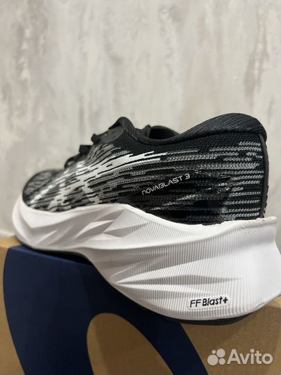 Кроссовки asics novablast 3