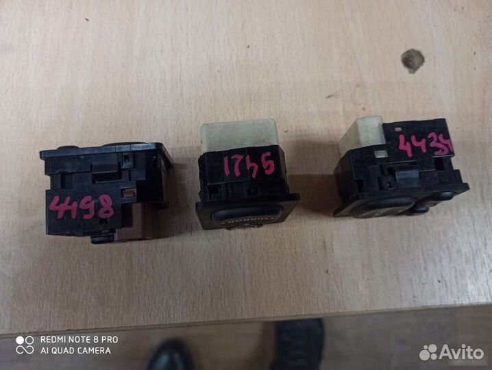 Блок управления зеркал Toyota Rav4 CA40