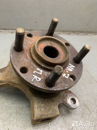 Поворотный кулак передний правый Mitsubishi Lancer