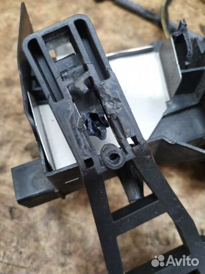 Замок двери передний правый Ford Focus 3 хетчбек