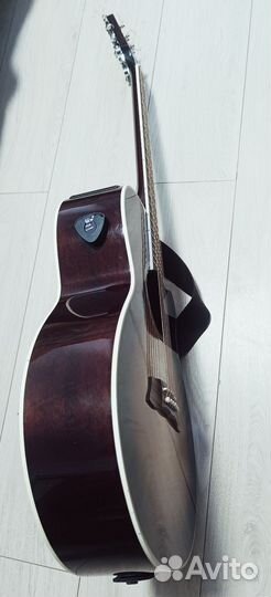 Электроакустическая гитара takamine