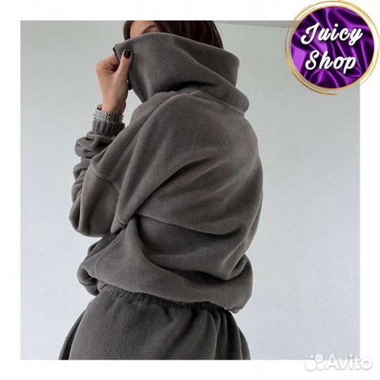 Женский спортивный костюм