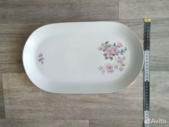 Блюдо овальное фарфоровое