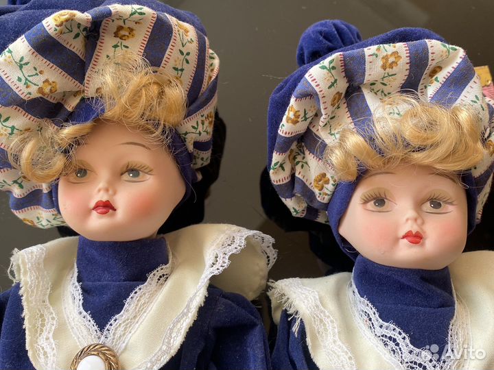 Кукла фарфоровая