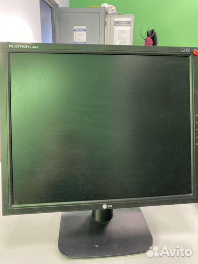 Монитор LG 19