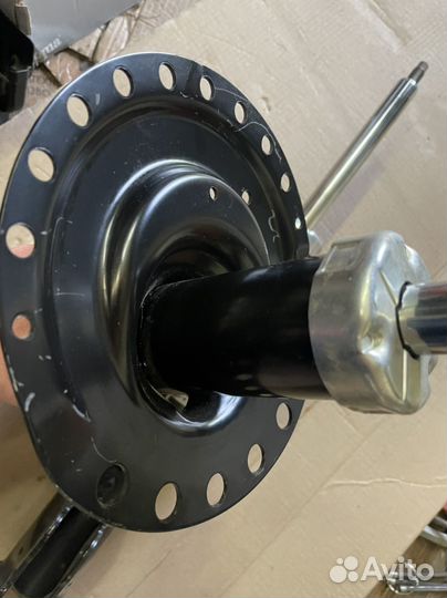 Амортизатор передний Mitsubishi Outlander 3