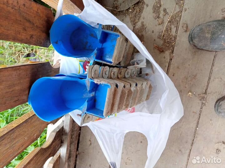 Поилки и кормушки для кроликов