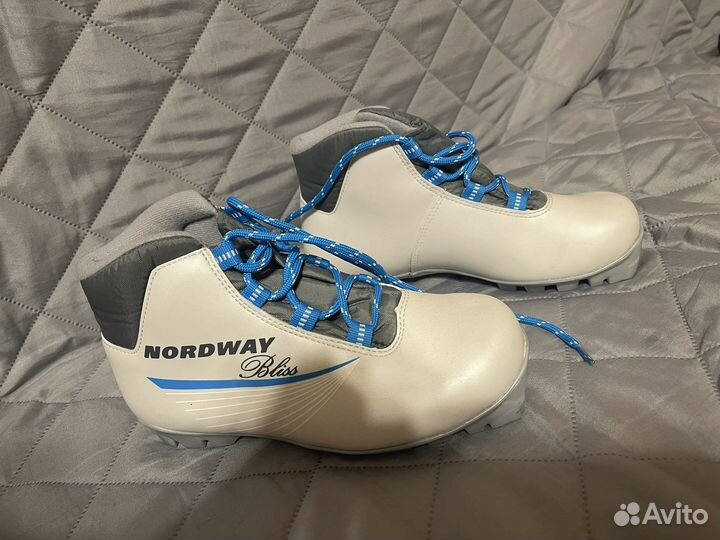 Лыжные ботинки новые