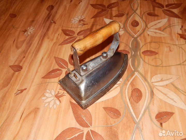 Утюг старинный