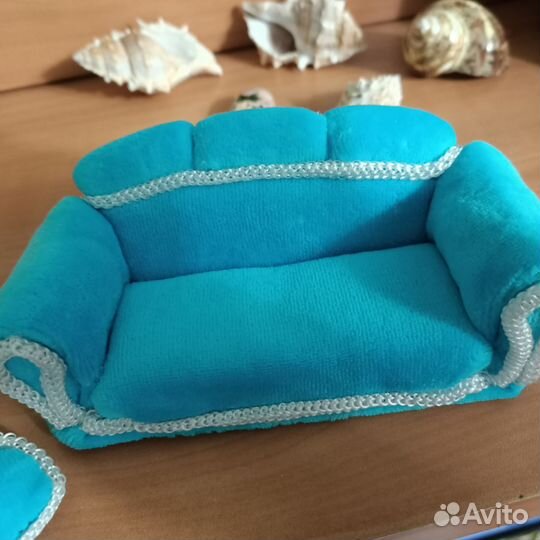 Мягкий диванчик для кукол