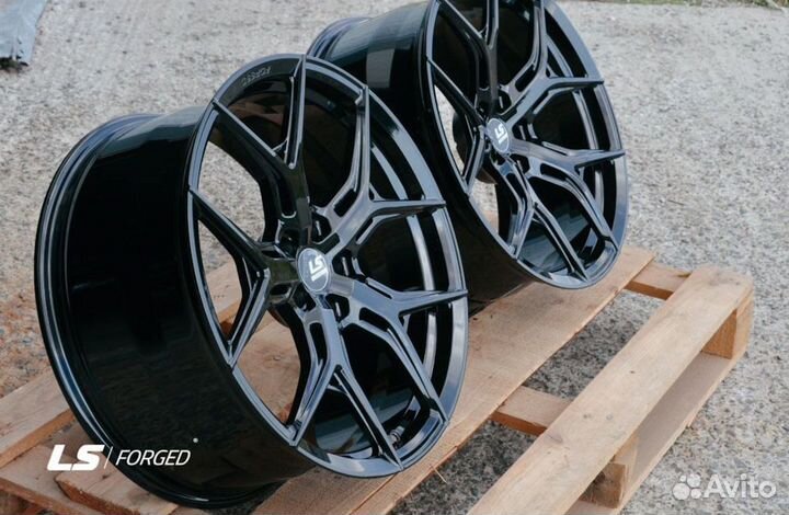 Кованые диски LS Forged R22 на BMW X5 X6 G05 G06