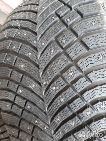 Michelin X-Ice North 4 SUV 275/40 R22 108T