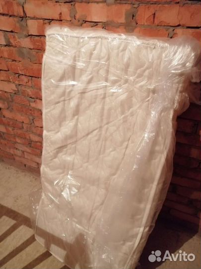 Детская кроватка с матрасом