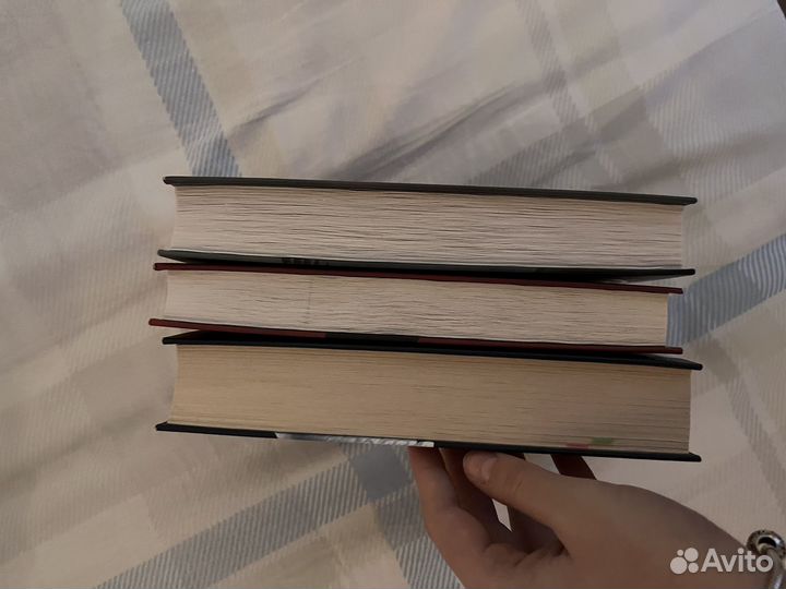 Трилогия,Синтия Хэнд, 