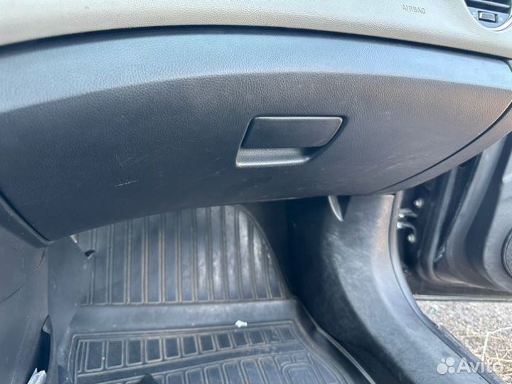 Бардачок Chevrolet Cruze J300 1.6 МКПП
