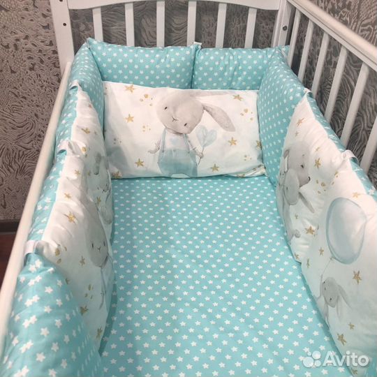 Бортики в кроватку новые, одеялко, простынь