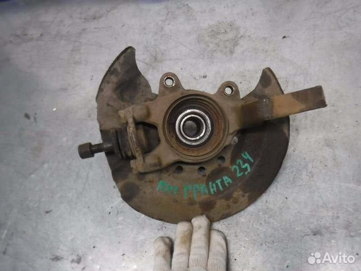 Кулак передний правый Лада Гранта 11183 2013