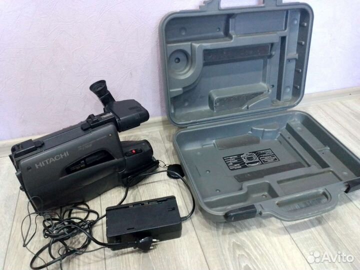 Видеокамера hitachi