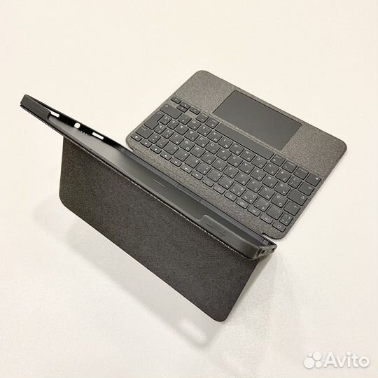 Чехол Logitech Combo Touch для iPad Air 4