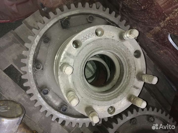 Бортовая Т-130 (ступица+шестерня в сборе)