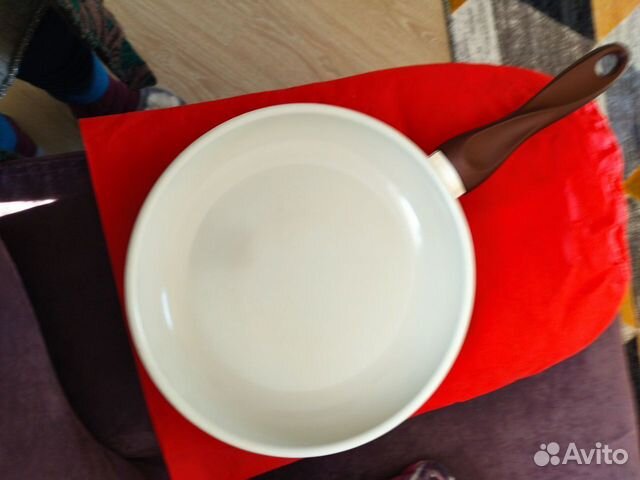 Сковорода литая с антипригарным покрытием новая