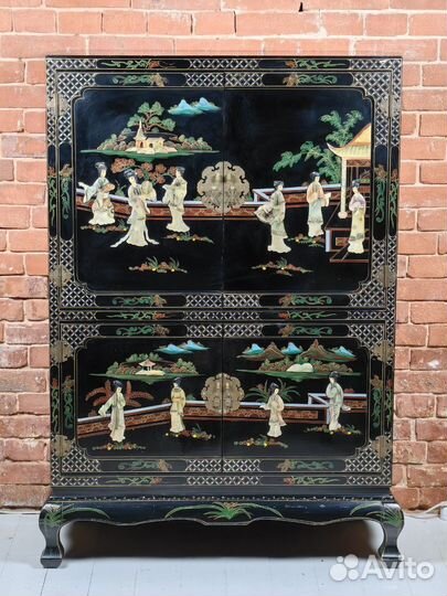 Шкаф в стиле шинуазри. Винтаж