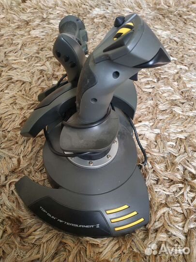 Джойстик thrustmaster