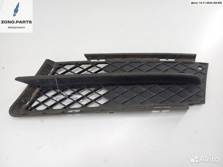 Решетка (заглушка) в бампер 7134081 на BMW 3 E90/E91/E92/E93 (2005-2013)