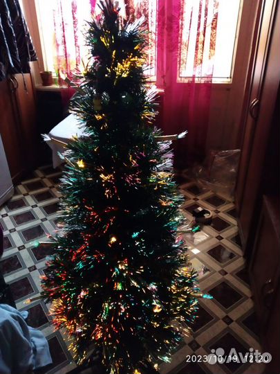 Ёлки искусственные 3 шт разные