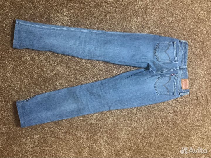 Джинсы levis