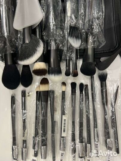 Кисти для макияжа новые