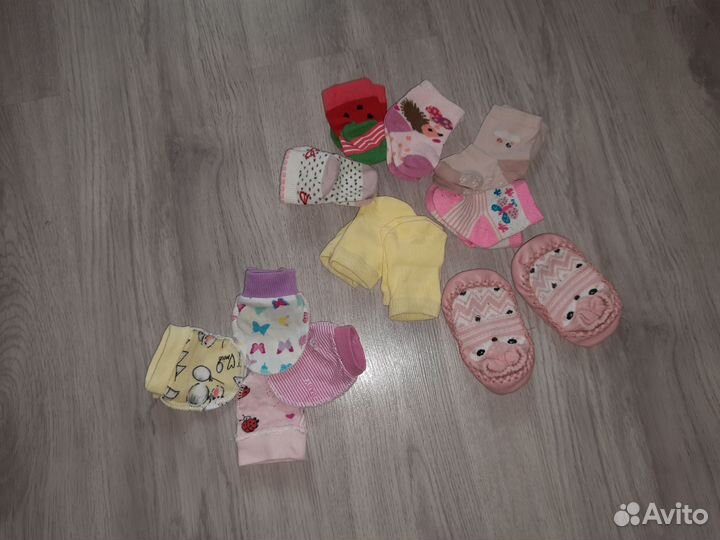 Носки и антицарапки для новорожденного