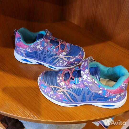 Кроссовки для девочки