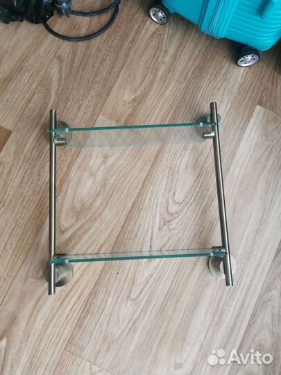 Полочка для ванной настенная