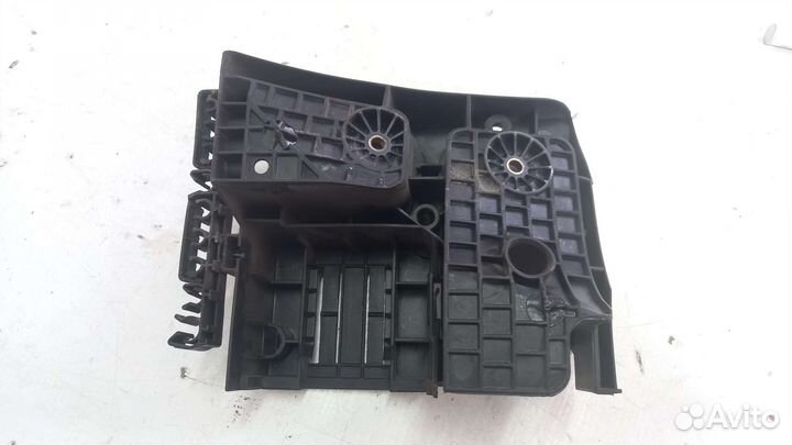 Кронштейн предохранителей Volkswagen Passat CC