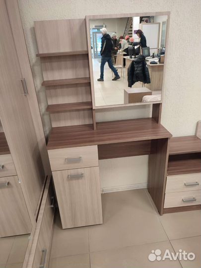 Туалетный столик