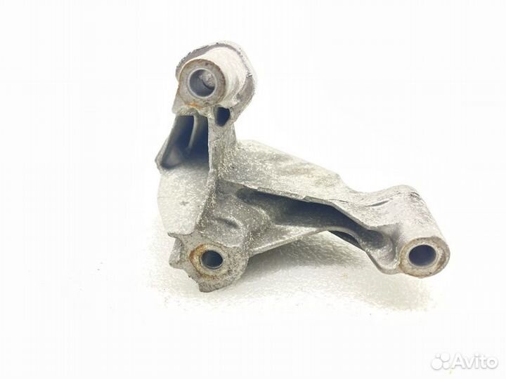 Кронштейн двигателя левый Audi A4 B8 2.0 CDN 2012