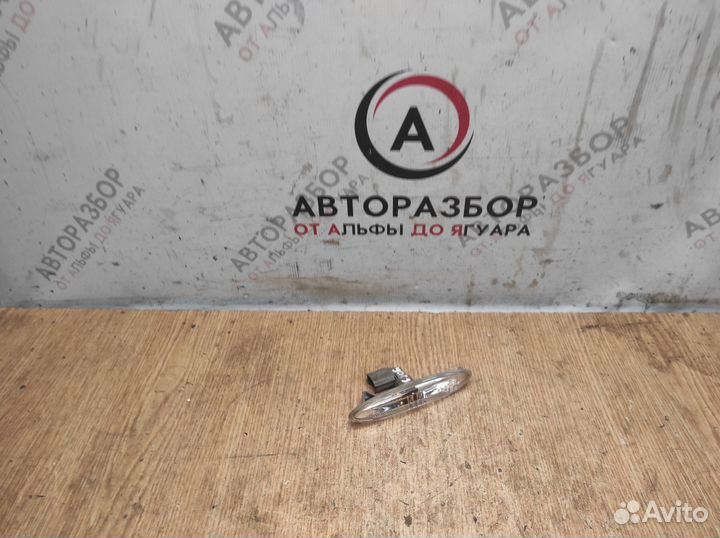 Повторитель на крыло toyota Highlander II 2007-2