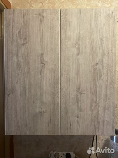 Кухонный навесной шкаф